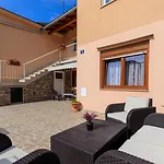 Genoa Rooms